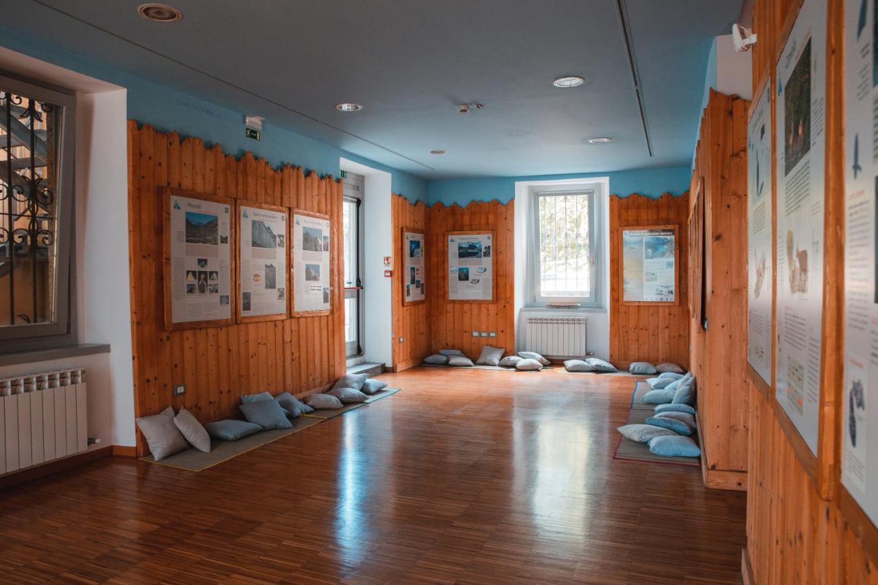 Casa Del Parco Adamello Vandrarhem Cevo Exteriör bild