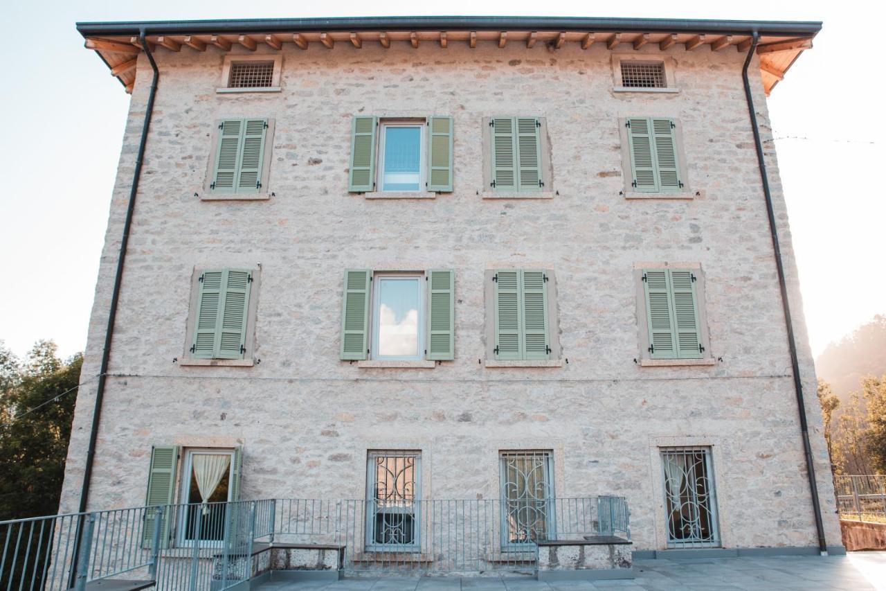 Casa Del Parco Adamello Vandrarhem Cevo Exteriör bild